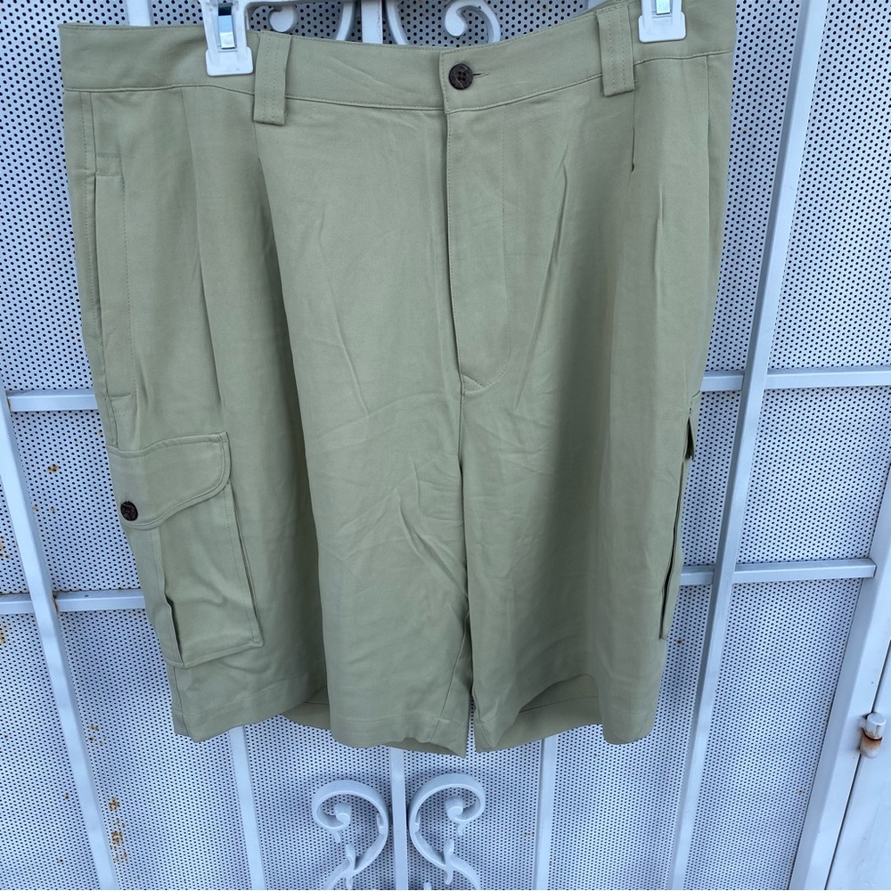 Tiki Classic men’s 36 front pleated 100% soft silk cargo shorts inseam 9.5” tan